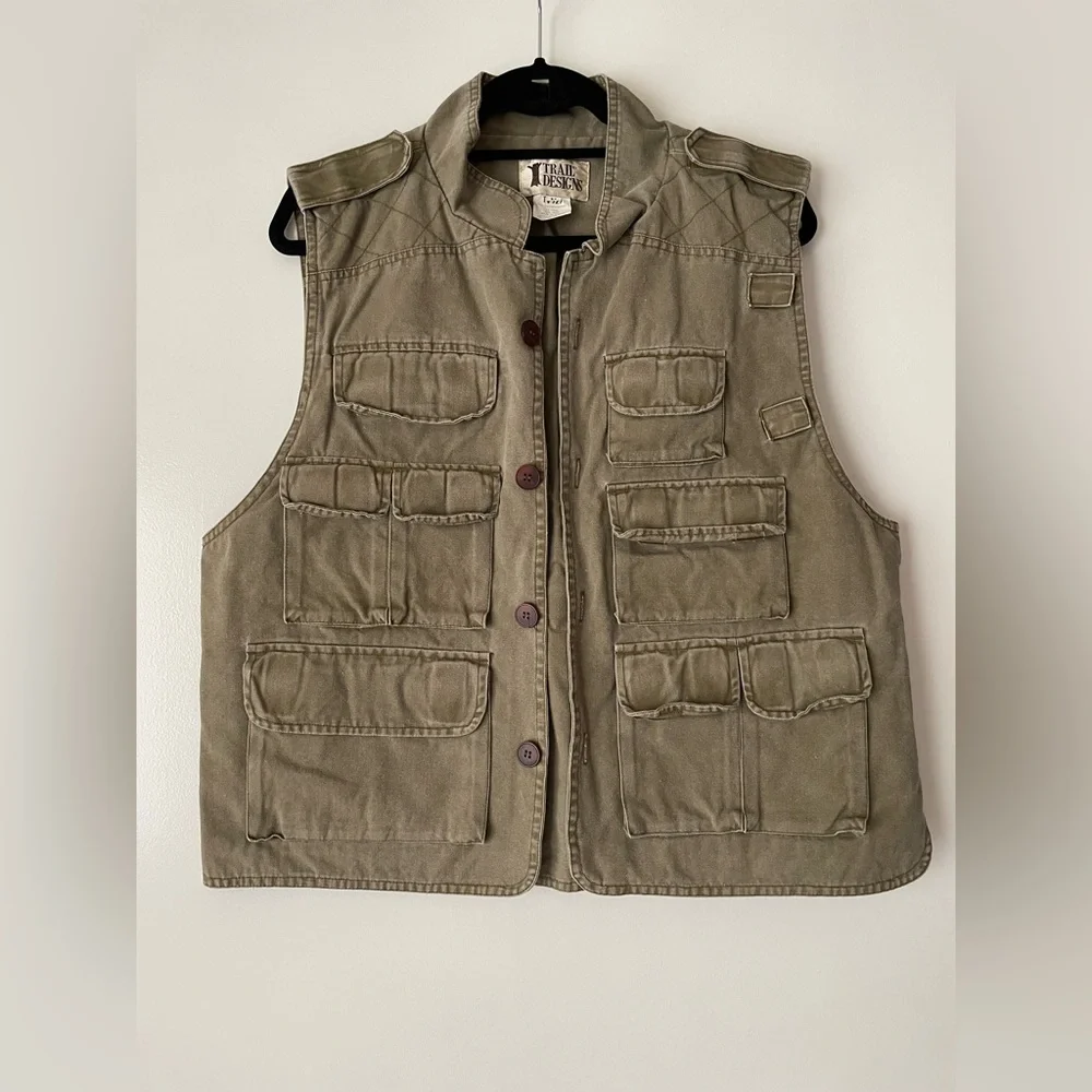 Trail Design Utility Vest with Multiple Pockets